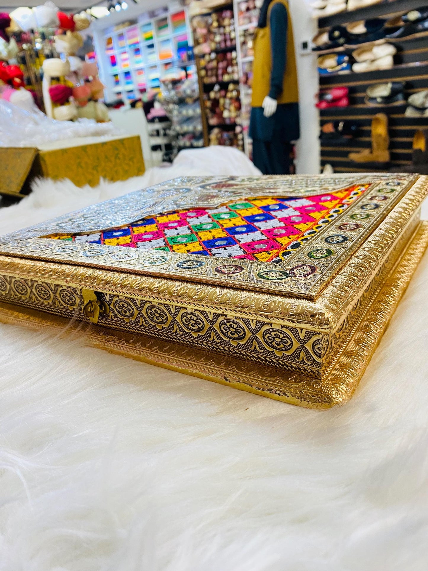 Decorative  Heavy Wooden  Handicraft Empty Dry Fruit Gift Box/Gifting Box/Wedding Box (empty box only)