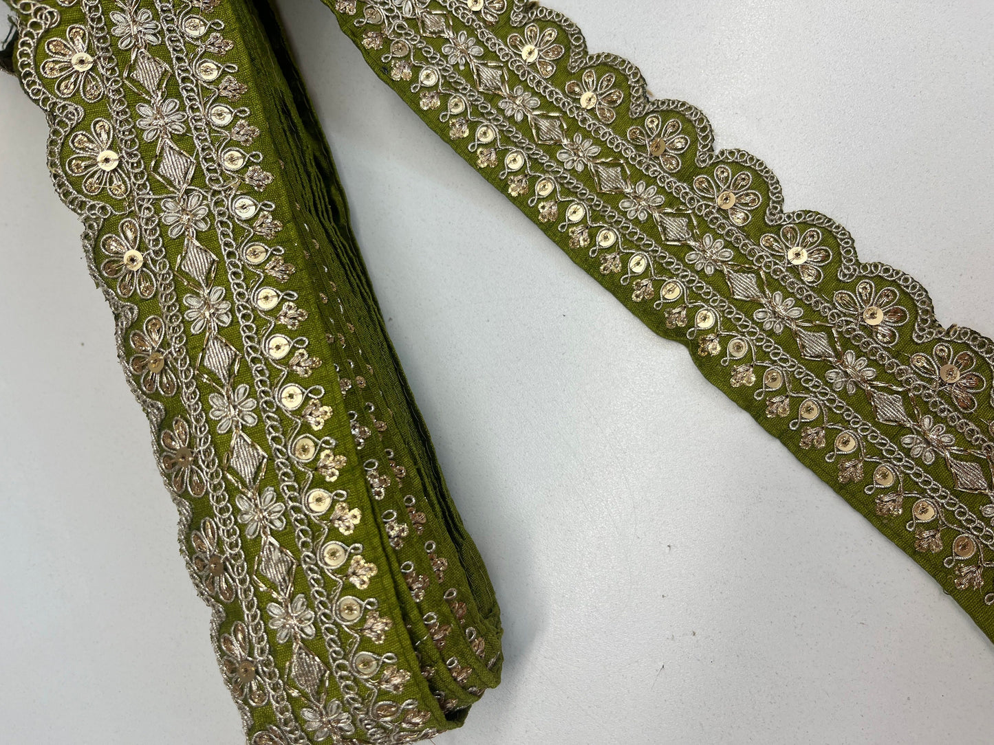 2.75" (inch) width Highlight Border Lace for Dresses, Sarees, Lehenga, Suits, Blouses, Dupatta, Chunri, and Craft (9 meters roll)