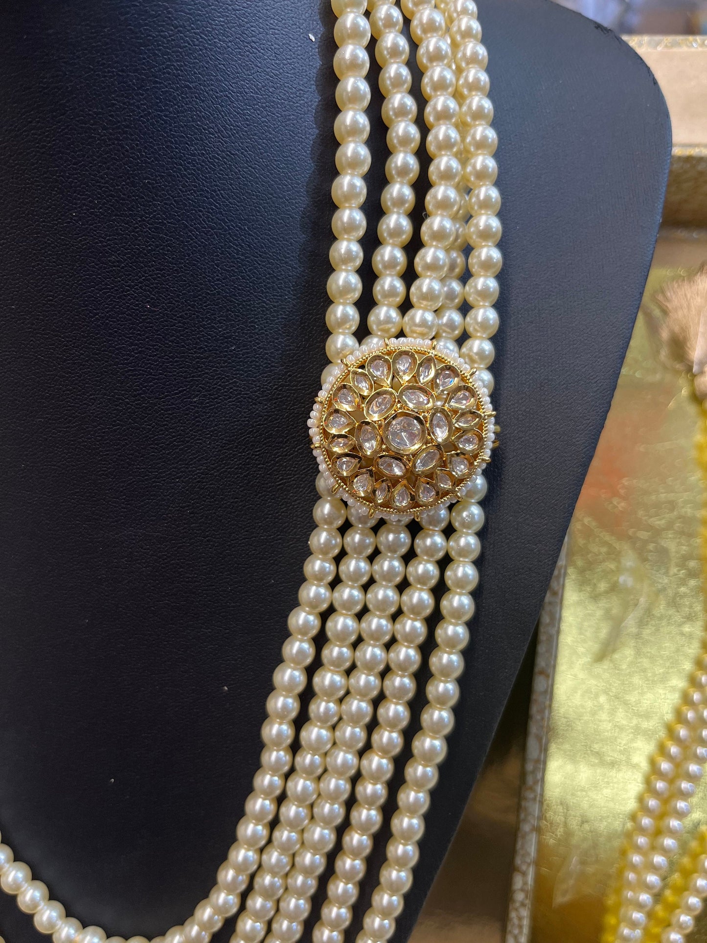 Kalgi  and Pearl Necklace- Paachi Kundan Kalangi/Kalgi, Pearl Necklace with Kundan Brooch for Men's Safa/Groom Pagdi