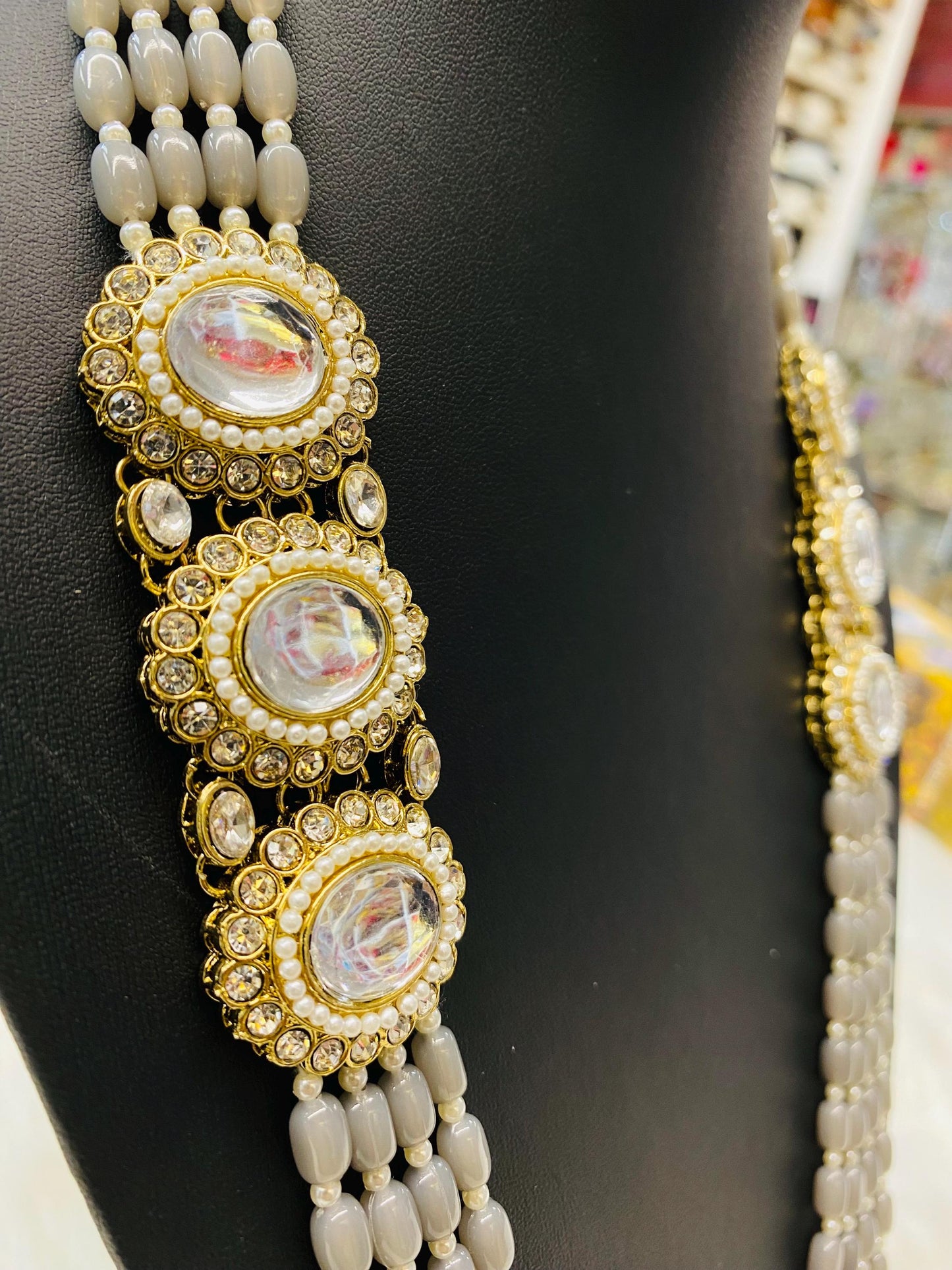 Indian Wedding-Grey PearlFour layer Necklace with Kundan Brooch for Men/Groom for Wedding (Grey/Golden Beads)