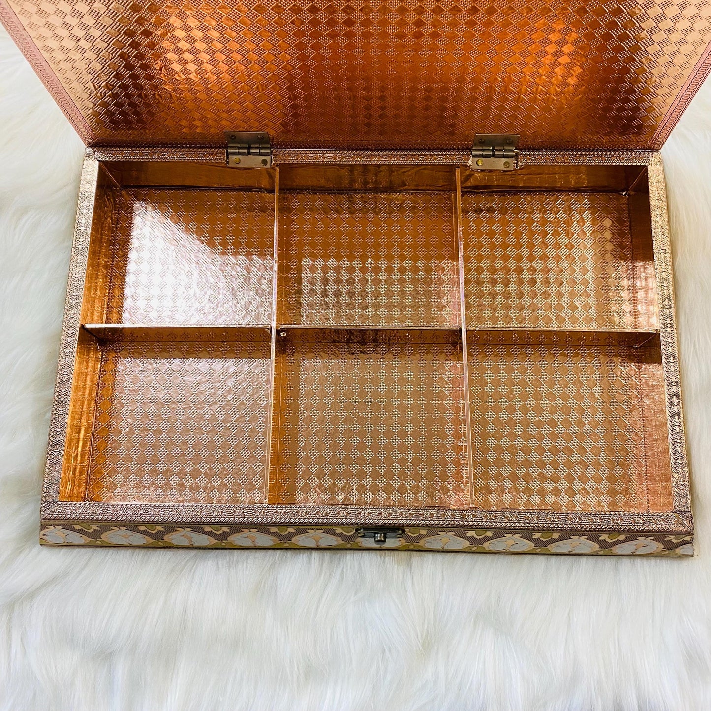 Decorative  Heavy Wooden  Handicraft Empty Dry Fruit Gift Box/Gifting Box/Wedding Box (empty box only)