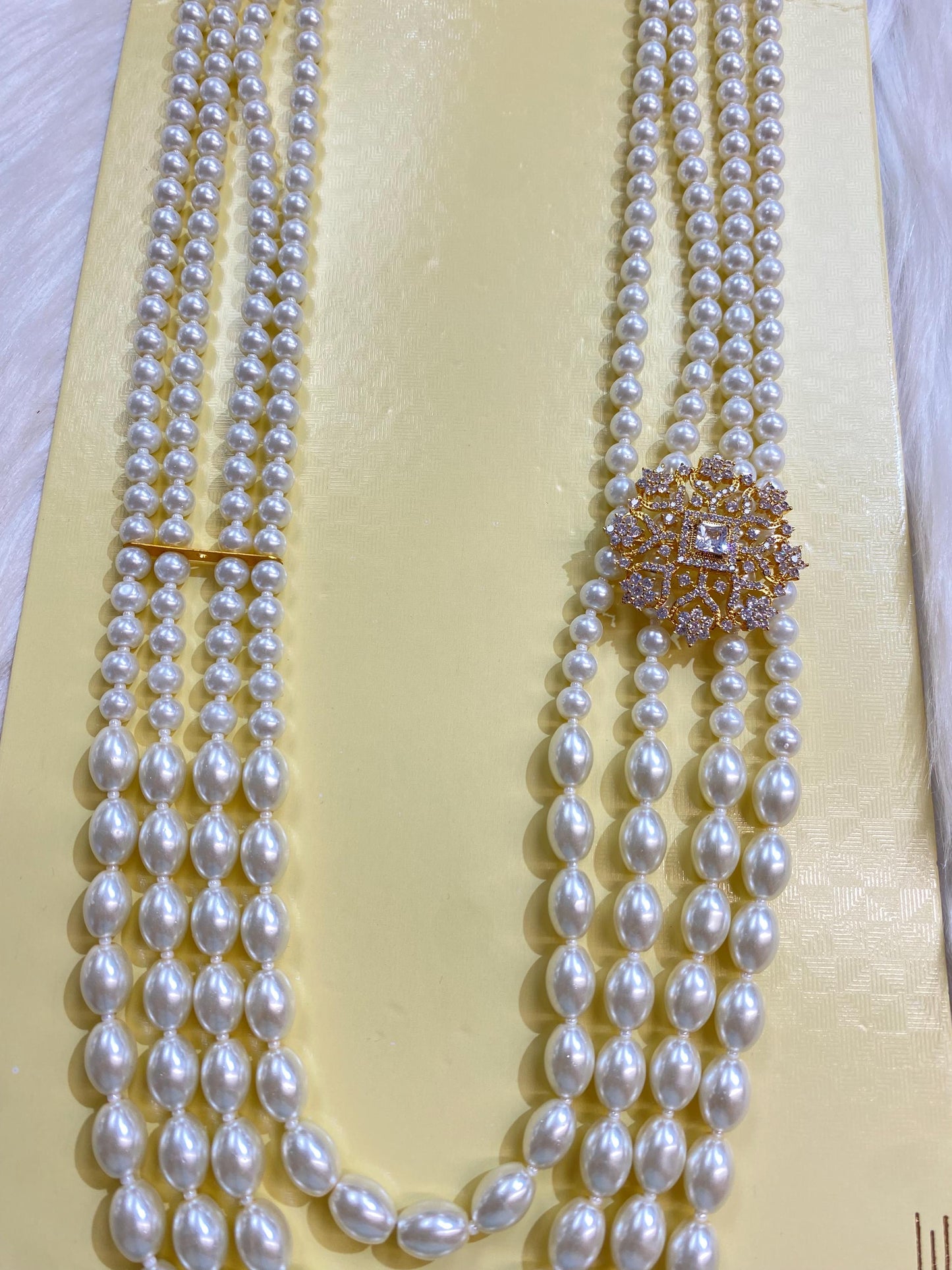 Indian Wedding- Pearl Necklace with Brooch for Men/Groom for Wedding (4Layers Pearl)