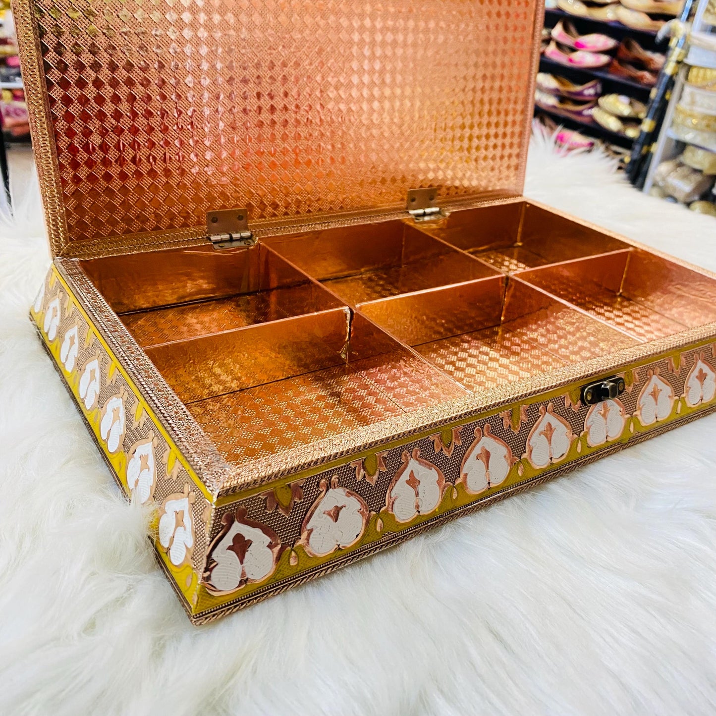 Decorative  Heavy Wooden  Handicraft Empty Dry Fruit Gift Box/Gifting Box/Wedding Box (empty box only)