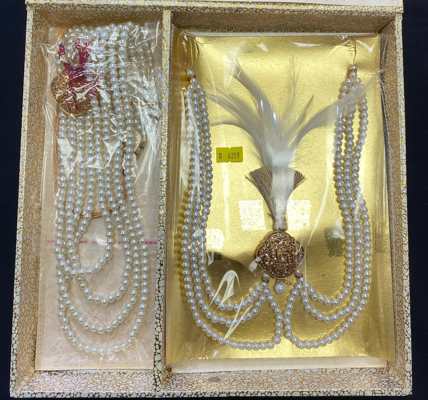 Kalgi  and Pearl Necklace- Kundan Kalangi/Kalgi, Pearl Necklace with Kundan Brooch for Men's Safa/Groom Pagdi